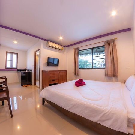 Enrico Hostel Patong Kültér fotó