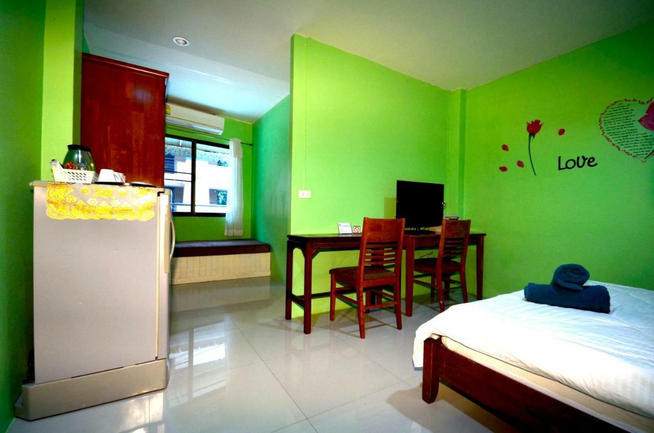 Enrico Hostel Patong Kültér fotó