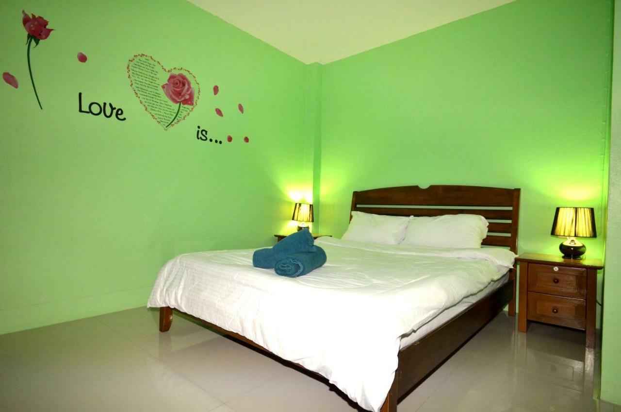 Enrico Hostel Patong Kültér fotó