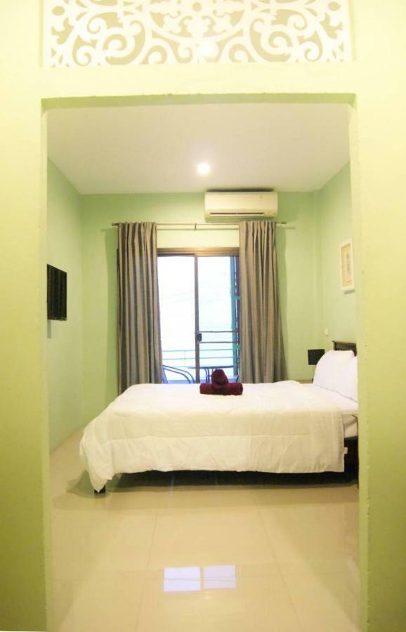 Enrico Hostel Patong Kültér fotó