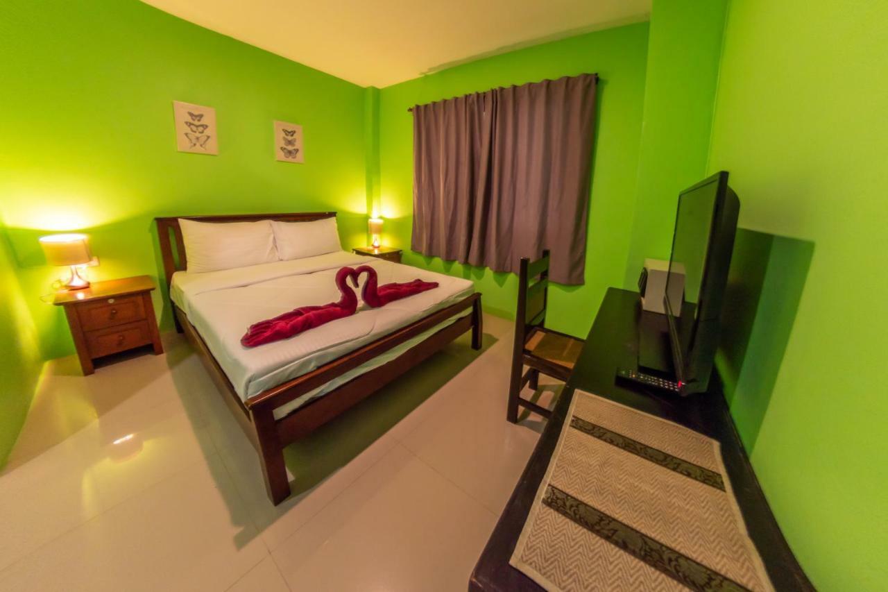 Enrico Hostel Patong Kültér fotó