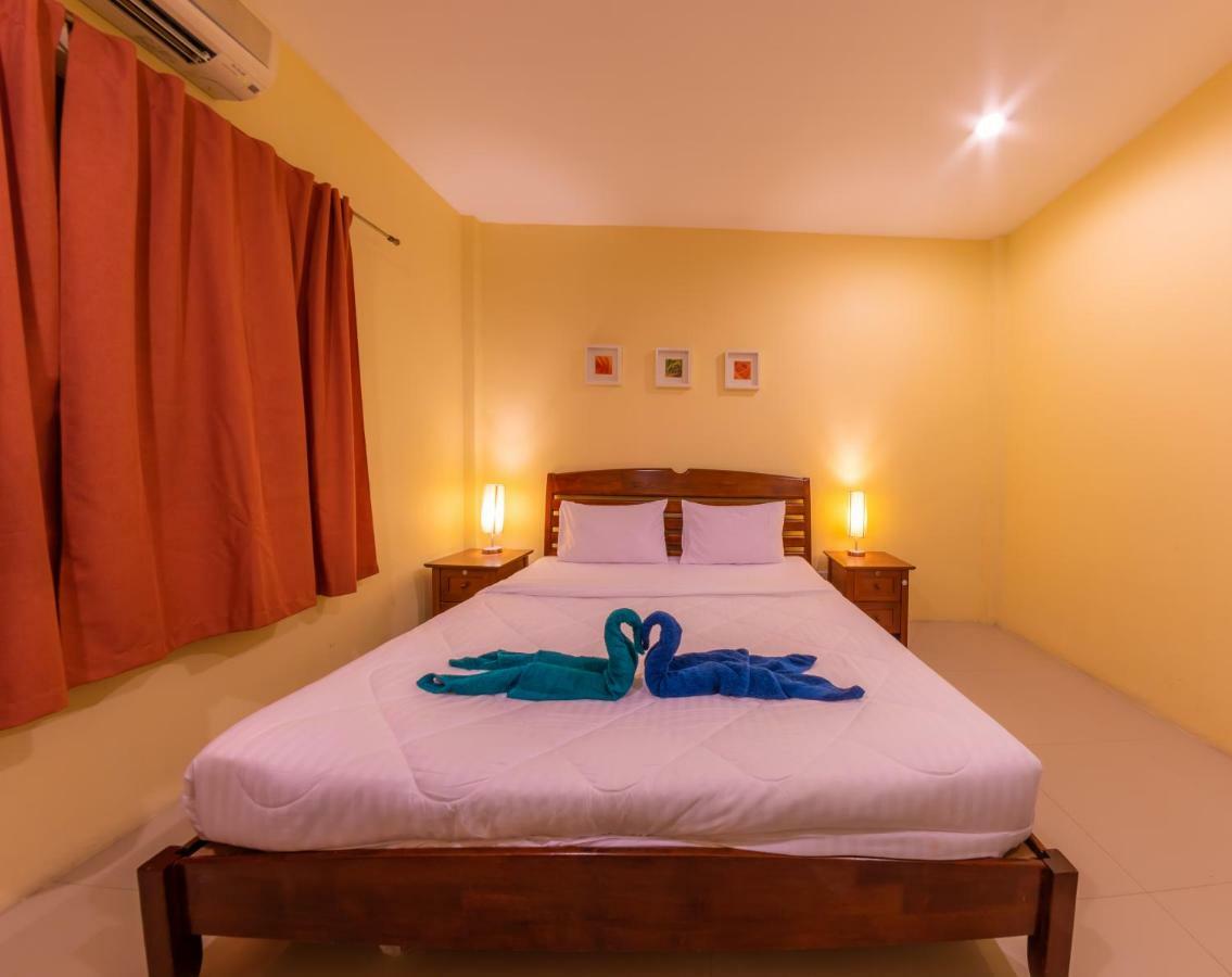 Enrico Hostel Patong Kültér fotó