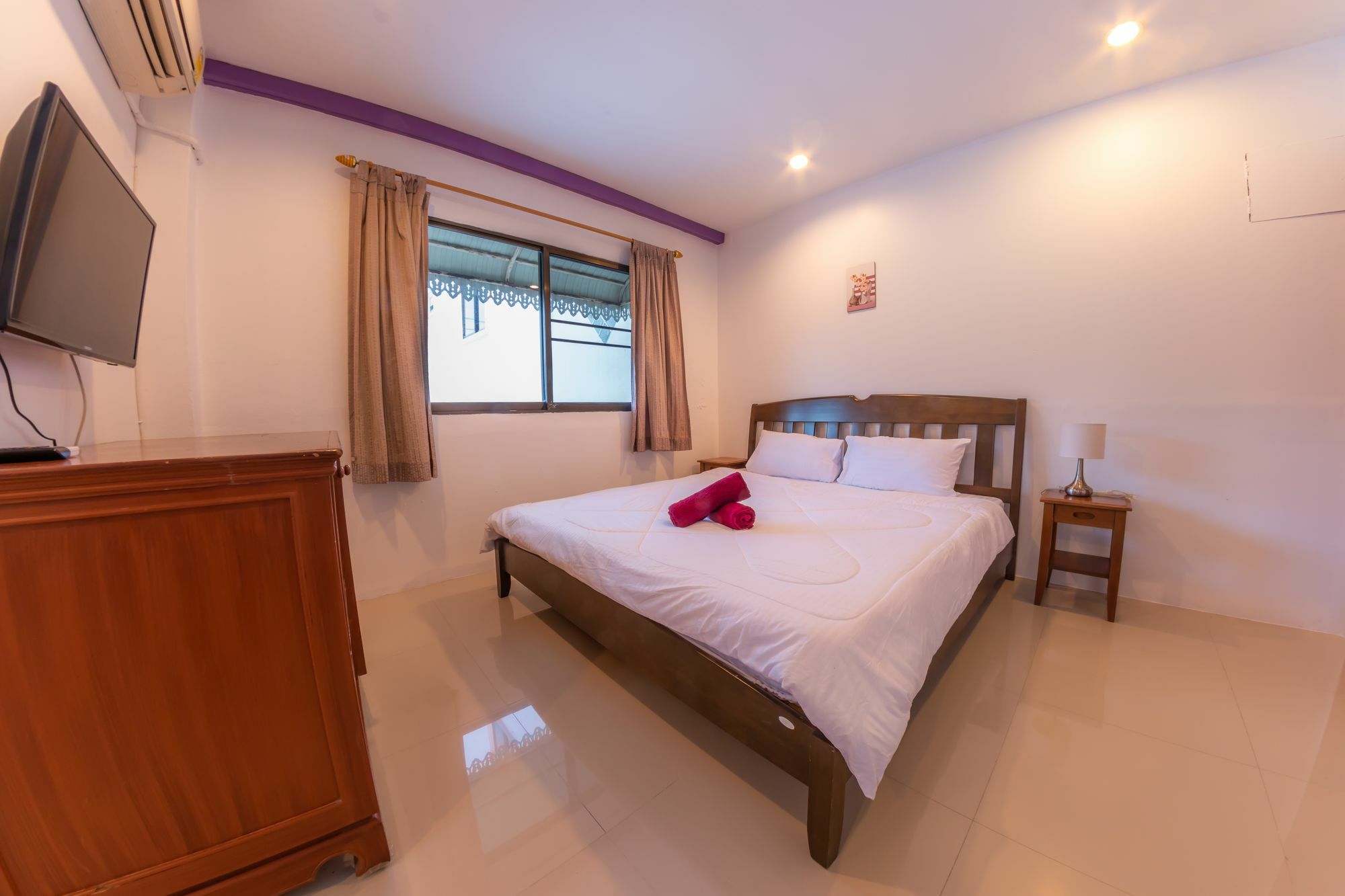 Enrico Hostel Patong Kültér fotó